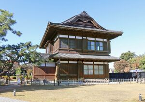 日本建築「蔵春閣」=2023年11月21日、新発田市諏訪町1
