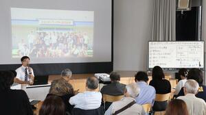 在日コリアン３世の語りから、差別や多文化共生について考えたトークイベント＝６日、新潟市中央区明石２