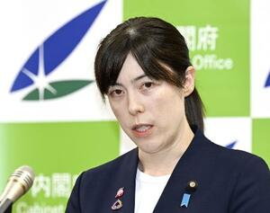 11月、閣議後に記者会見する小野田紀美経済安保相=東京・永田町