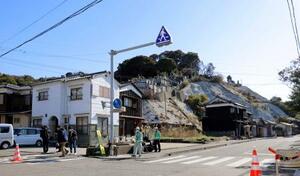 　大規模火災による立ち入り規制が解除された区域＝２９日午前、大分市佐賀関