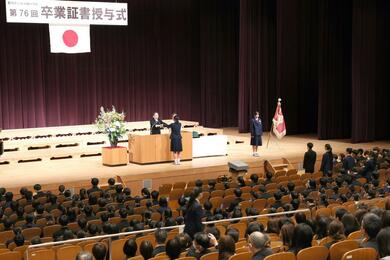 思い出の校舎から巣立てなくても…「最後に全校生徒そろった