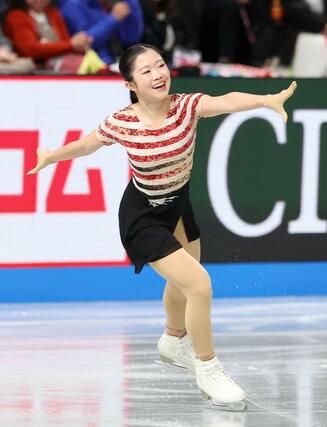 女子ＳＰ　演技する中井亜美＝ＩＧアリーナ