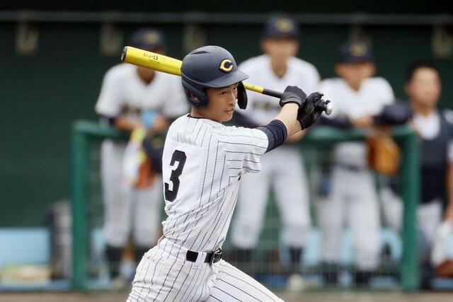 敬和学園－新発田中央　１回新発田中央２死一、二塁、榎一紀が右前に運び２－０＝新発田市五十公野