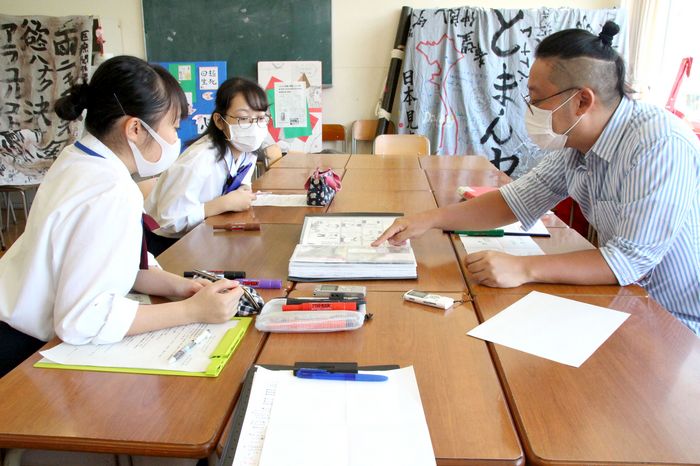 自分次第で広がる表現 見附高校 見附市 村上徹さん イラストレーター 新潟日報教育モア