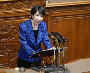 参院本会議で答弁する高市首相＝２５日午前