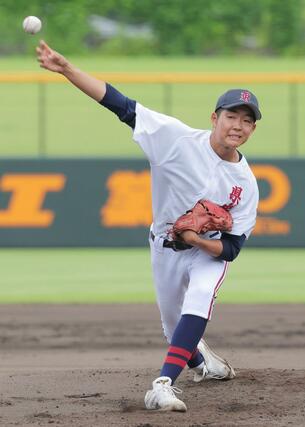 小千谷西－県央工　県央工の先発投手・村井紳真＝三条市パールスタ