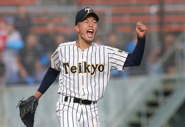帝京長岡－小松大谷　気迫のこもった投球をみせ、９回１失点で完投した帝京長岡の工藤壱朗＝富山市民球場