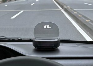 自動車に後付けできる「ＬｕｍｉｅＨＵＤ」の新色「オールブラック」