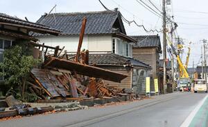 能登半島地震で多数の家屋が倒壊などの被害を受けた石川県志賀町。同町は北陸電力志賀原発が立地する=2月