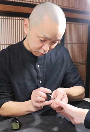 寺で手がけているネイルの施術