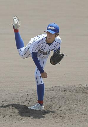 新発田中央－佐渡総合　佐渡総合の先発・野口颯斗＝新発田市五十公野公園野球場