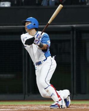 　２回、日本ハム・野村が同点２ランを放つ＝エスコンフィールド