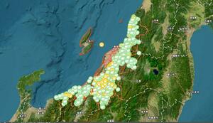 クマの目撃情報を示す「にいがたクマ出没マップ」。海上に誤って痕跡を表すマークが表示されている
