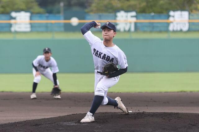 ６校連合－高田　投打で気を吐いた高田の先発大坂倫汰朗＝１３日、柏崎市佐藤池球場
