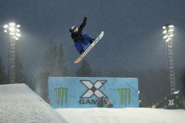 スノーボード女子ハーフパイプで初優勝した清水さら＝アスペン（ゲッティ＝共同）