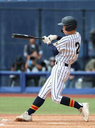 帝京長岡－新発田南　３回帝京長岡１死二・三塁、有馬凛空が２点適時三塁打を放つ＝エコスタ