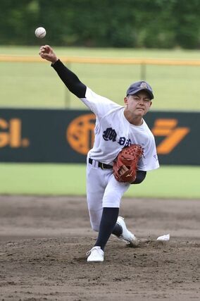 巻－新潟西　継投した巻のエース保倉泰斗＝三条市パールスタ