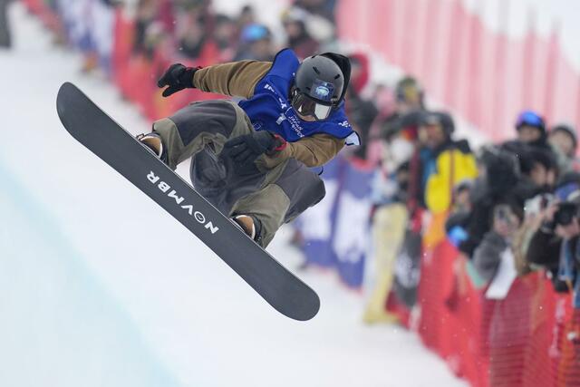 スノーボード全日本選手権男子ハーフパイプで２位の村上広乃輔＝２日、高鷲スノーパーク