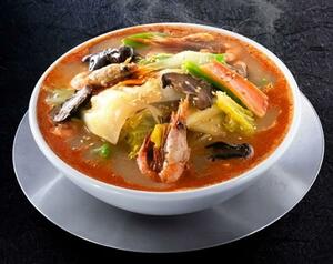 佐渡汽船と一風堂などが共同開発した「佐渡濃厚海老ラーメン」(佐渡汽船提供)