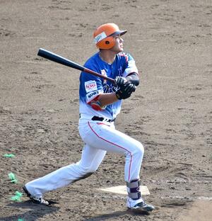 七回に満塁本塁打を放った佐藤拓実=千葉県のファイターズ鎌ケ谷スタジアム