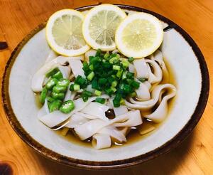受賞した「日本中がフォー!」の試作品(佐渡総合高校提供)