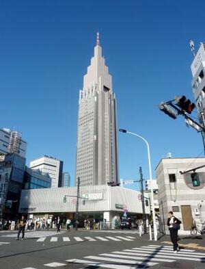　東京都渋谷区のＮＴＴドコモ代々木ビル（通称ドコモタワー）