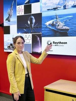 　レイセオン幹部のジェニファー・ゴティエ氏＝２７日、米ボストン近郊アンドーバー（共同）