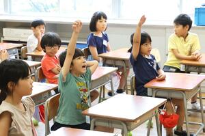 夏休みが終わり、授業が始まった教室=27日、新潟市中央区