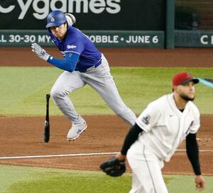 ダイヤモンドバックス戦の1回、三ゴロに倒れたドジャース・大谷=フェニックス(共同)