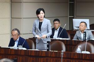 ニュー・グリーンピア津南売却の優先交渉先を明らかにする桑原悠町長=津南町議会議場