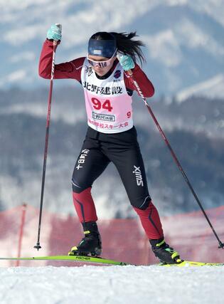 女子３キロフリー　１０位の丸山友奈（十日町南）＝長野県野沢温泉村