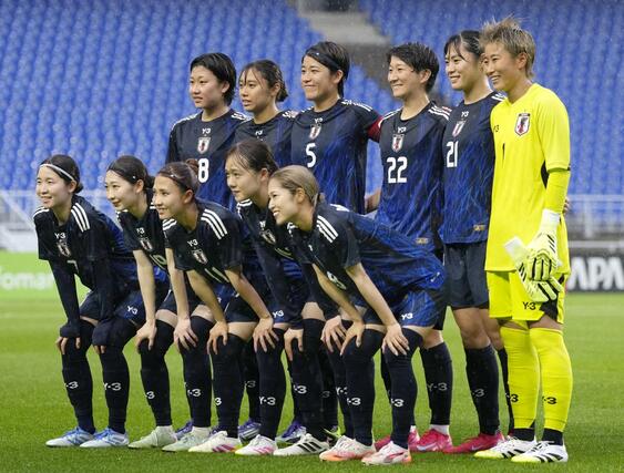 中国戦に臨む女子日本代表＝水原（共同）