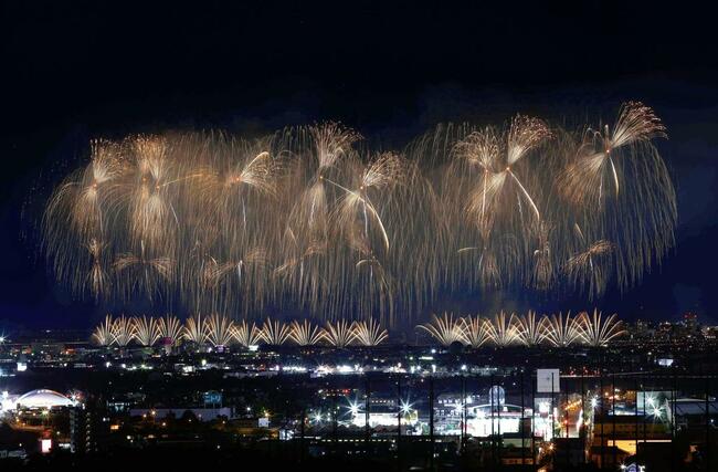 多彩な表情を見せるフェニックス