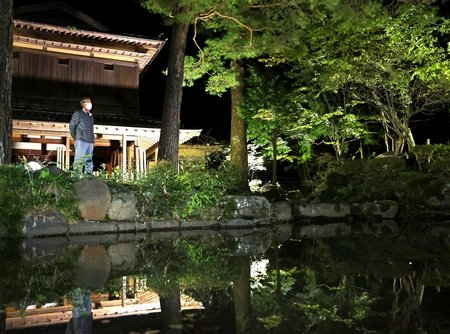 闇に映える庭園 紅葉も楽しみ 新潟日報デジタルプラス