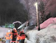 【動画あり】上越市向橋で住宅全焼、1人暮らしの男性がやけど