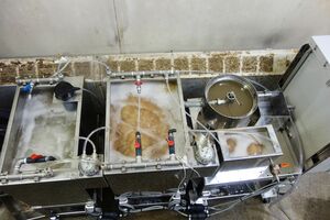 環境システム開発がレンタルするオゾン廃水処理の試験装置