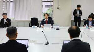 　名古屋市で開かれた愛知県の防災会議。奥中央は大村秀章知事＝２日午後