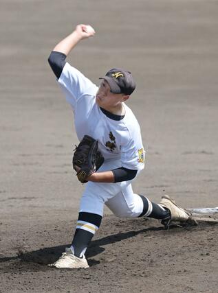 新津工－新潟第一　新津工の先発・長谷川大治＝新発田市五十公野公園野球場