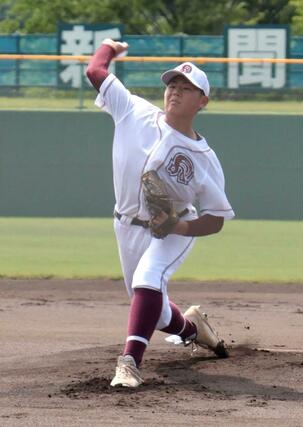 柏崎常盤・総合－柏崎　７回を投げた柏崎の先発・小池心太郎＝柏崎市佐藤池球場