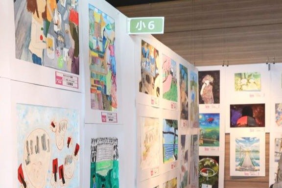 県ジュニア展新潟展が開幕、入賞作品922点展示 日常・思い出のびやかに