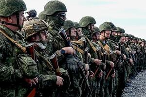 　ロシア西部カリーニングラード州でロシアとベラルーシの合同軍事演習に参加する予備役兵＝９月（ロシア国防省提供・タス＝共同）