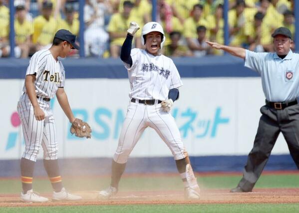 新潟産大付-帝京長岡 4回新潟産大付2死一、二塁、小平乃希が適時二塁打を放ち2-3=7月24日、新潟市中央区長潟のハードオフエコスタジアム