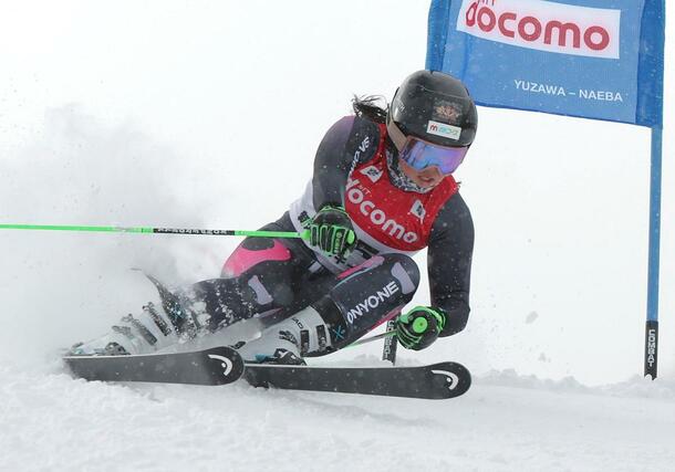 女子大回転 3連覇を決めた森村日菜(関根学園)の1回目=湯沢町(写真映像部・菊池雪那)