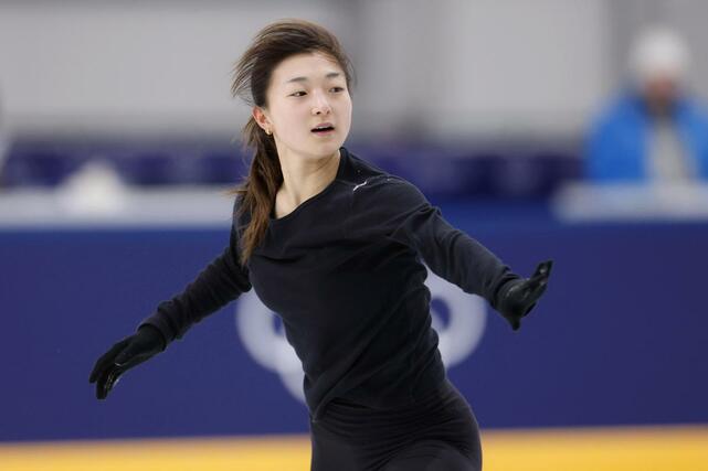 公式練習で調整する坂本花織＝ミラノ（共同）