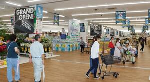 スーパーセンタームサシ長岡店の生活館＝７月２４日、長岡市