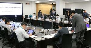 県の関係者が開いた鳥インフルエンザの情報連絡室会議=10月22日、県庁