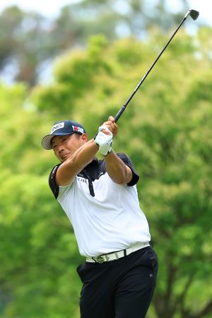 第2日、通算12アンダーで首位の永野竜太郎=泉ケ丘CC