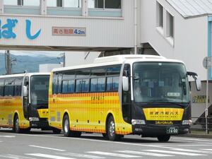 佐渡汽船運輸が新たに導入したバス=佐渡市両津湊
