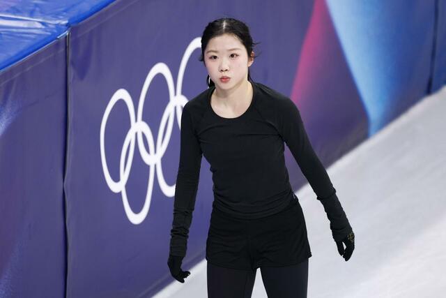 公式練習で調整する中井亜美＝ミラノ（共同）