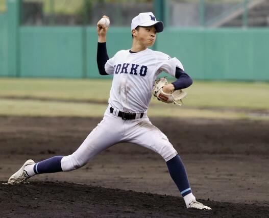 新潟ー六日町　１年生で先発を務めた六日町の岡崎來＝新発田市五十公野